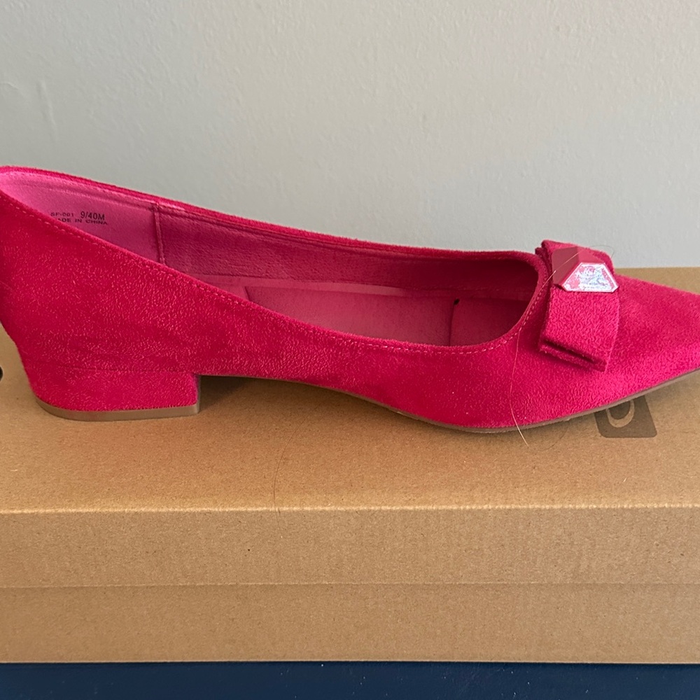 CL by Laundry Fuchsia Suede Pointed Toe Low Block Heels with Bow - Picture 5 of 9